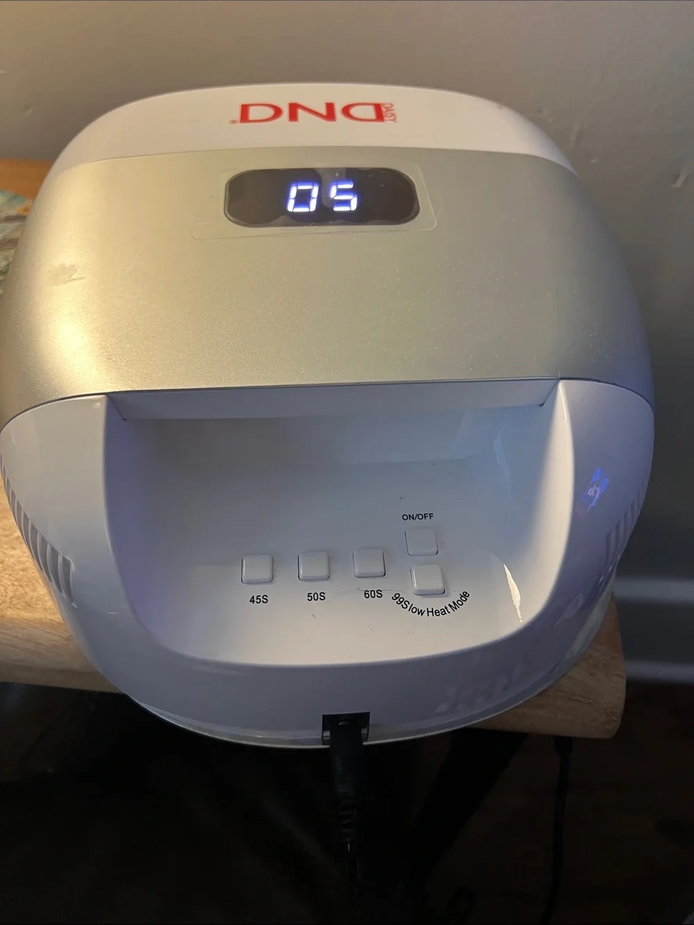 Dnd Daisy White and Silver LED Gel Nail Curing Lamp